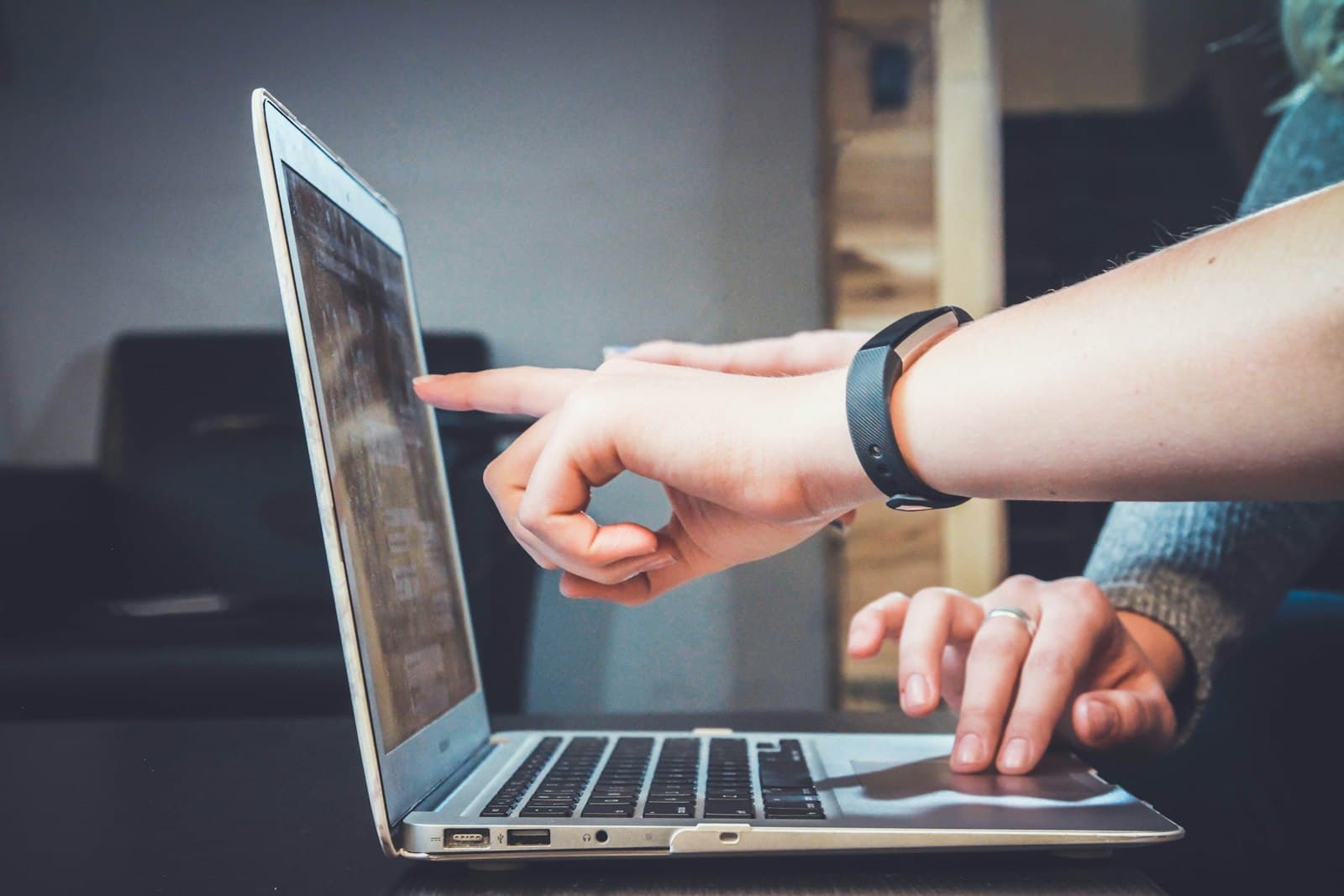 Support team collaborating with AI agent tools